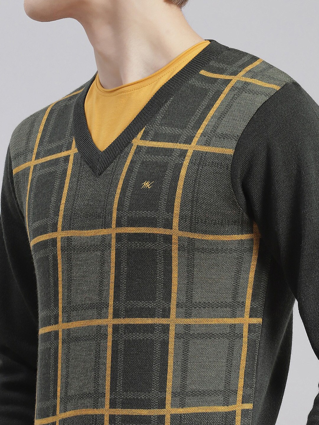 V-Neck Checked Pullover Sweater