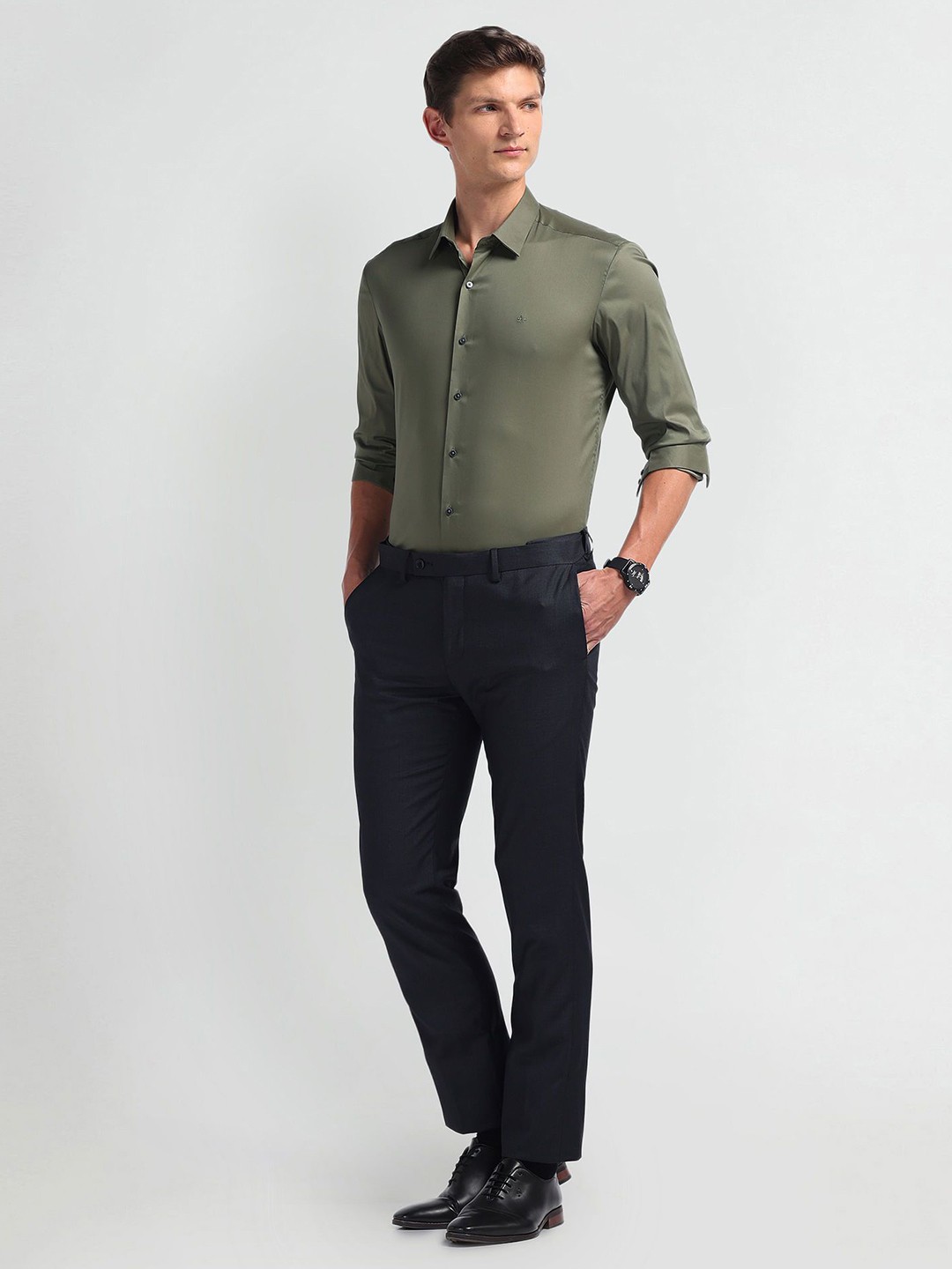 Men Manhattan Slim Fit Opaque Formal Shirt