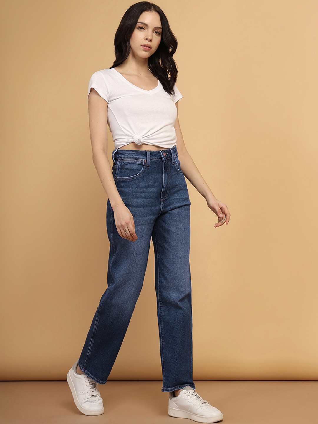Women Straight Fit High-Rise Light Fade Stretchable Jeans